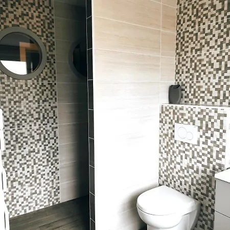 Otel Le 6, 5 Etoiles A Moins De 100m Du Bord Du De Gérardmer