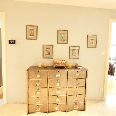 Le 6, 5 Etoiles A Moins De 100m Du Bord Du De Hotel