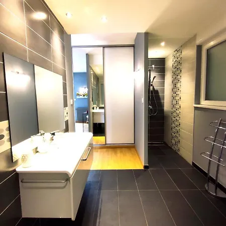 Hotel Le 6, 5 Etoiles A Moins De 100m Du Bord Du De Gérardmer