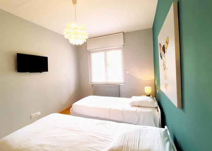 Le 6, 5 Etoiles A Moins De 100m Du Bord Du De Hotel