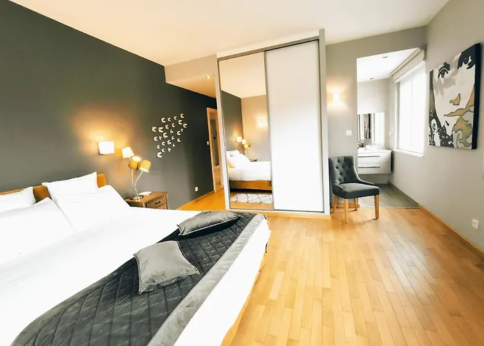 Hotel Le 6, 5 Etoiles A Moins De 100m Du Bord Du De