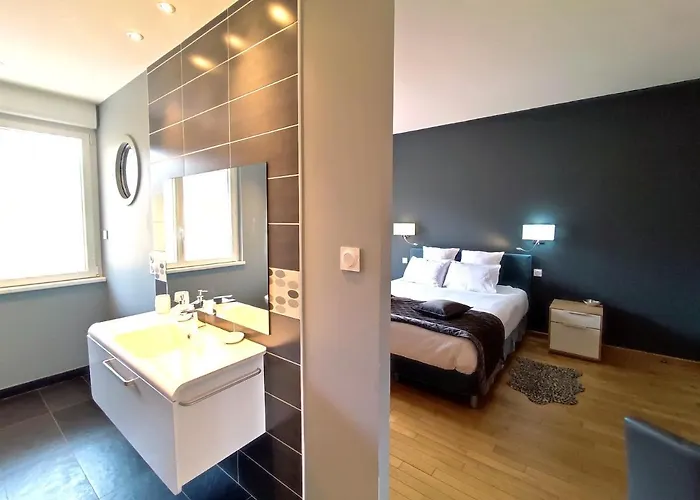 Hotel Le 6, 5 Etoiles A Moins De 100m Du Bord Du De