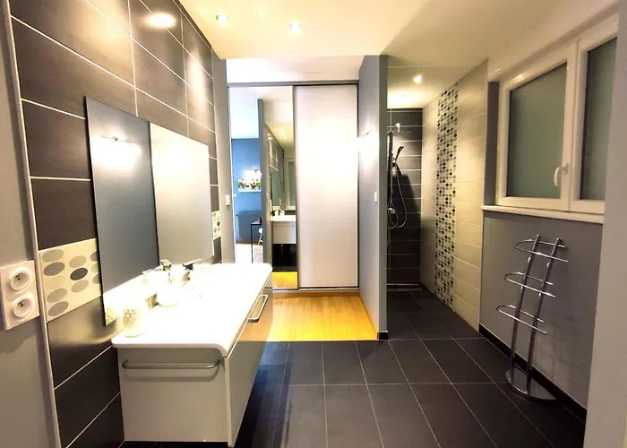 Hotel Le 6, 5 Etoiles A Moins De 100m Du Bord Du De Gérardmer